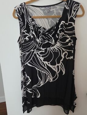 JM Collection Black & White Cowl Neck Sleeveless Top